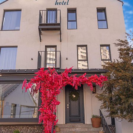Mosh Mosh Boutique Hotel Almaty Eksteriør bilde