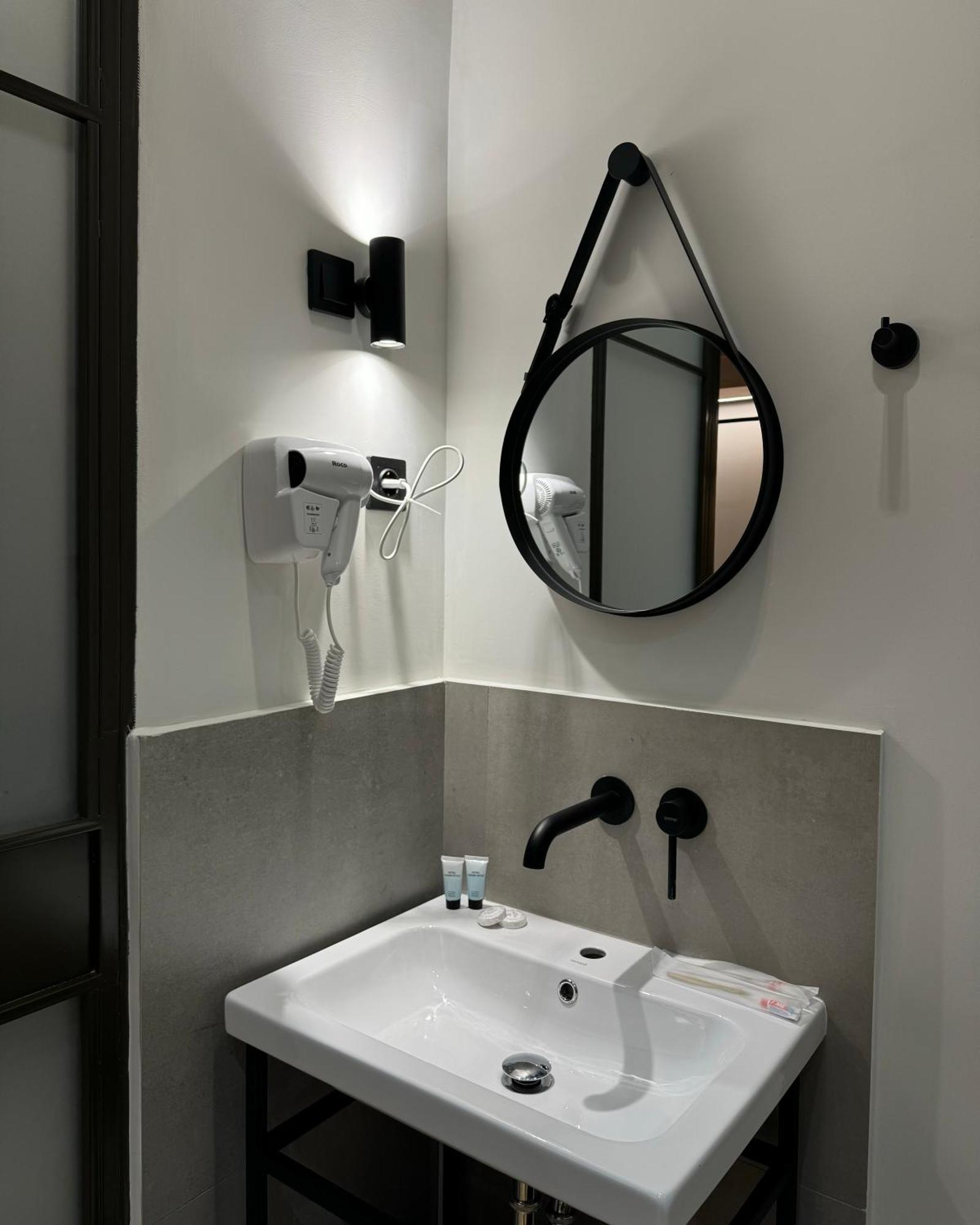 Mosh Mosh Boutique Hotel Almaty Eksteriør bilde