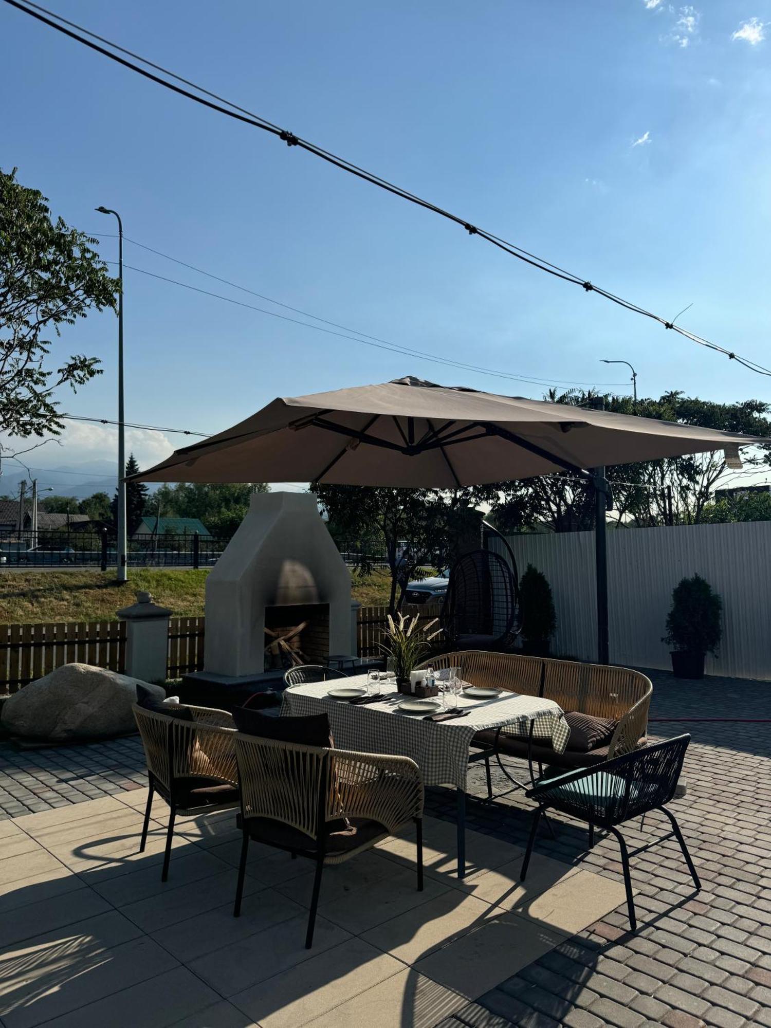 Mosh Mosh Boutique Hotel Almaty Eksteriør bilde